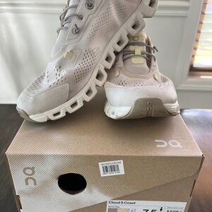 On cloud 5 Coast shoes